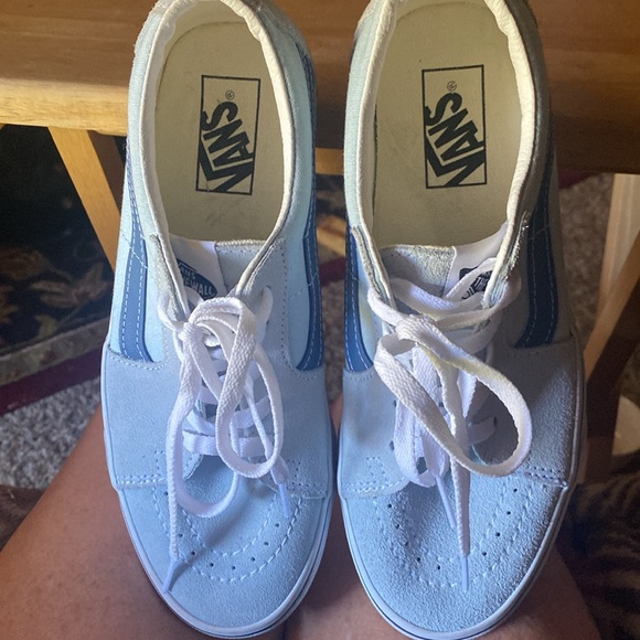 Vans unisex sneaker. Size 8.5 in women’s and 7 in men’s - Picture 6 of 7